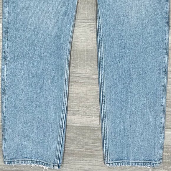 Abercrombie & Fitch The Dad High Rise Criss-Cross Waistband Jeans in Light Wash - Picture 7 of 15